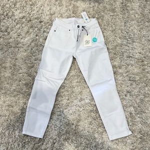Cosmic love stitch fix skinny white jean capris. Still new with tags!